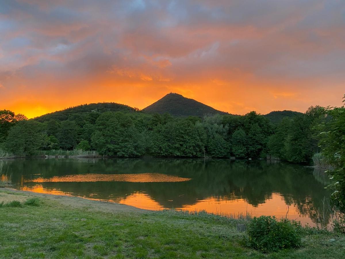 Pokoje V Chalupe Pod Milesovkou Velemin Bagian luar foto