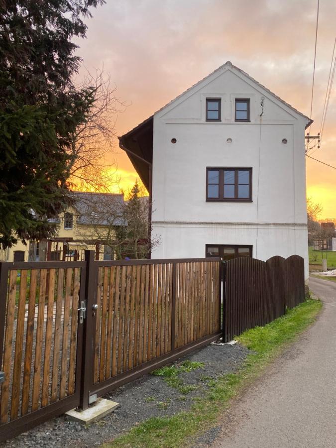 Pokoje V Chalupe Pod Milesovkou Velemin Bagian luar foto